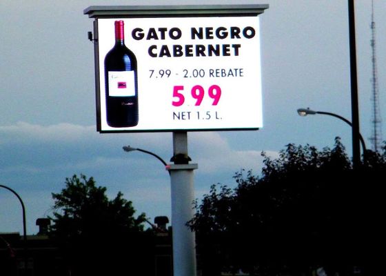 P2.9mm P3 Outdoor Advertising LED Display IP65 Weatherproof For Billboard